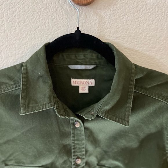 %100 Cotton Dark Green Button Up Shirt - Picture 2 of 2